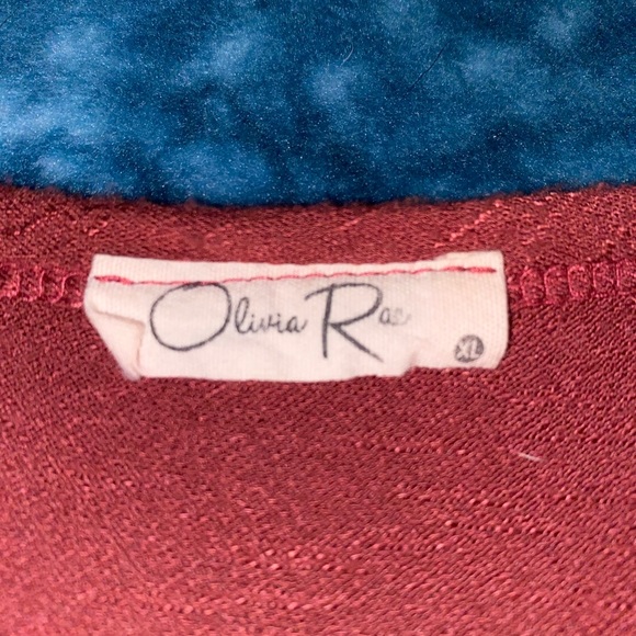 Olivia Rae flowy shirt - Picture 2 of 4